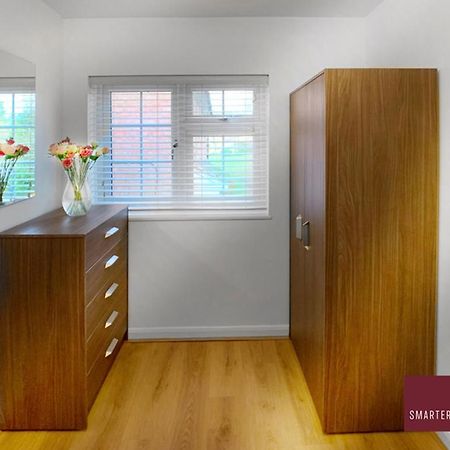 Appartamento Wokingham - 2 Bed Modern House - Parking Esterno foto
