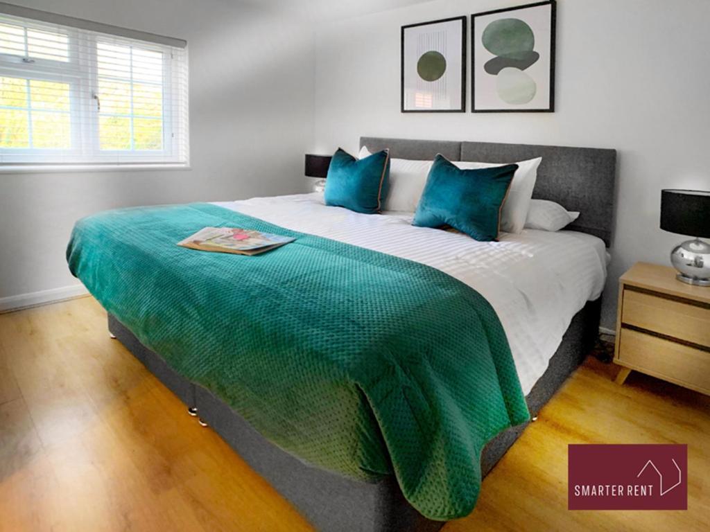 Appartamento Wokingham - 2 Bed Modern House - Parking Esterno foto