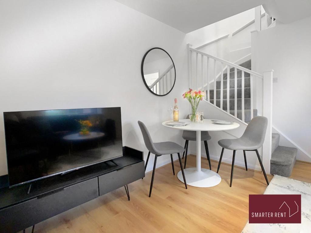 Appartamento Wokingham - 2 Bed Modern House - Parking Esterno foto